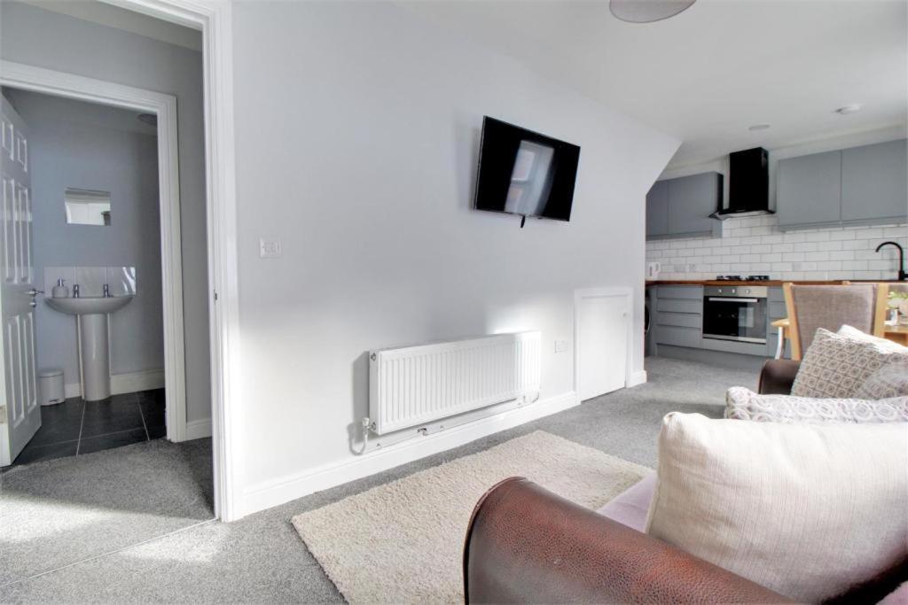 Nelson By The Docks Serviced Apartments By Roomsbooked Gloucester Exterior foto