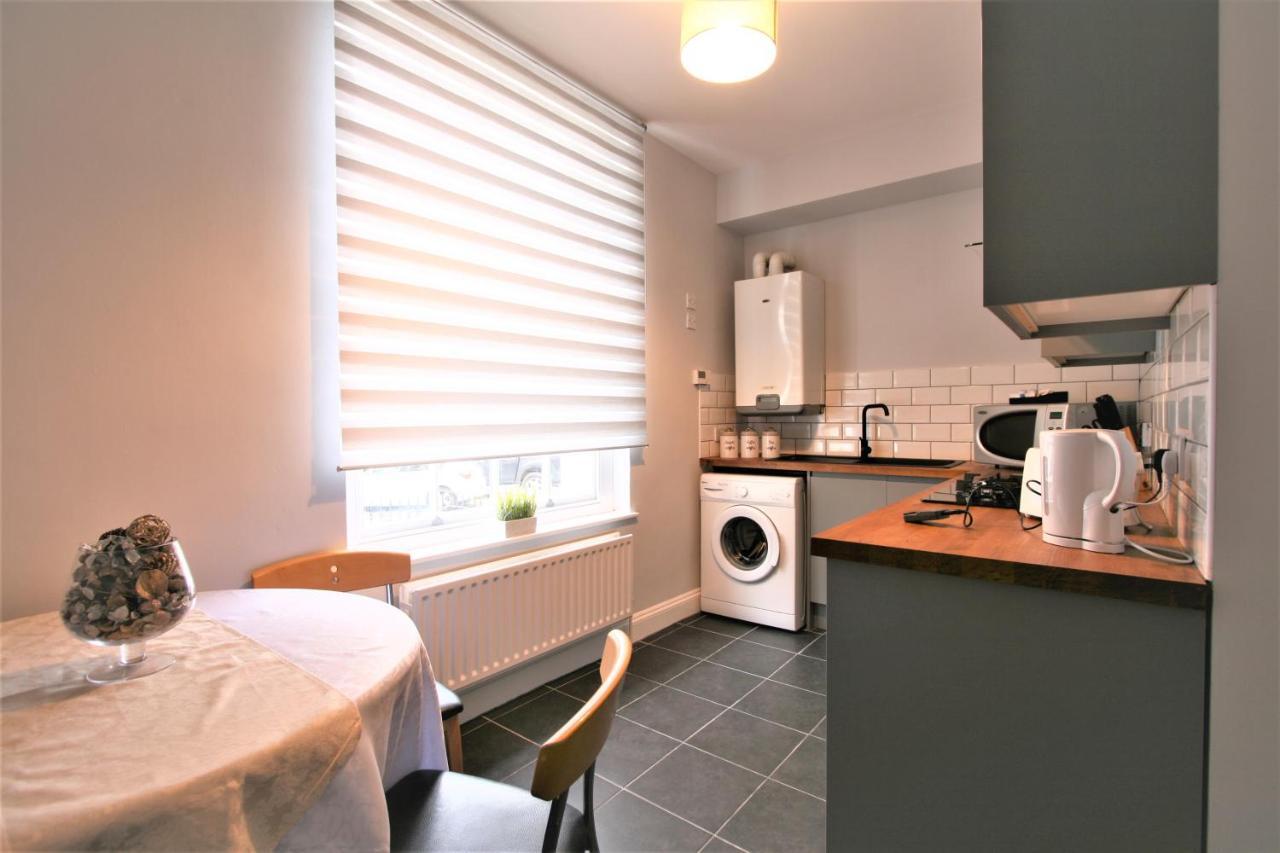 Nelson By The Docks Serviced Apartments By Roomsbooked Gloucester Exterior foto
